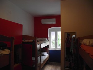 Booze 'N' Snooze Hostel