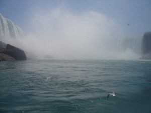 Approaching Horseshoe Falls